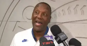 Blue Jays unveil Joe Carter statue in honour of 1992-93 World Series wins - The Globe and Mail