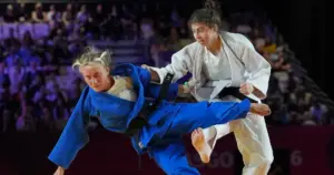 Canada's Evelyn Beaton, Julien Frascadore capture judo gold medals at Commonwealth Games