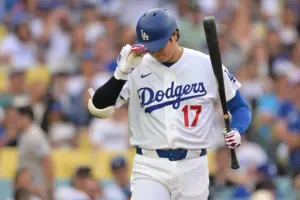 Ohtani heads to IL; Dodgers calling up top prospect De Paula to play DH - TSN